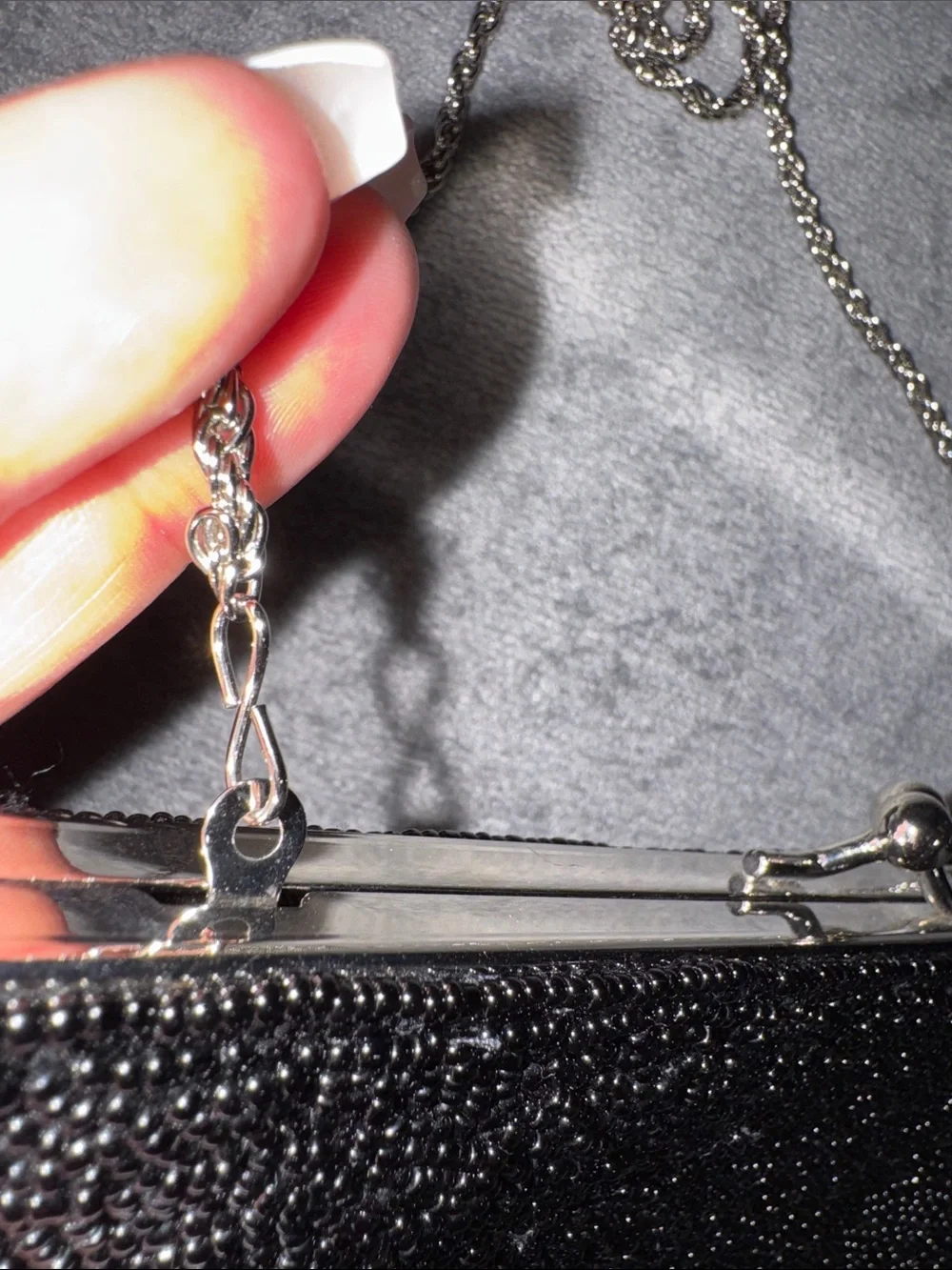 La Regale - Black Beaded Chain Clutch